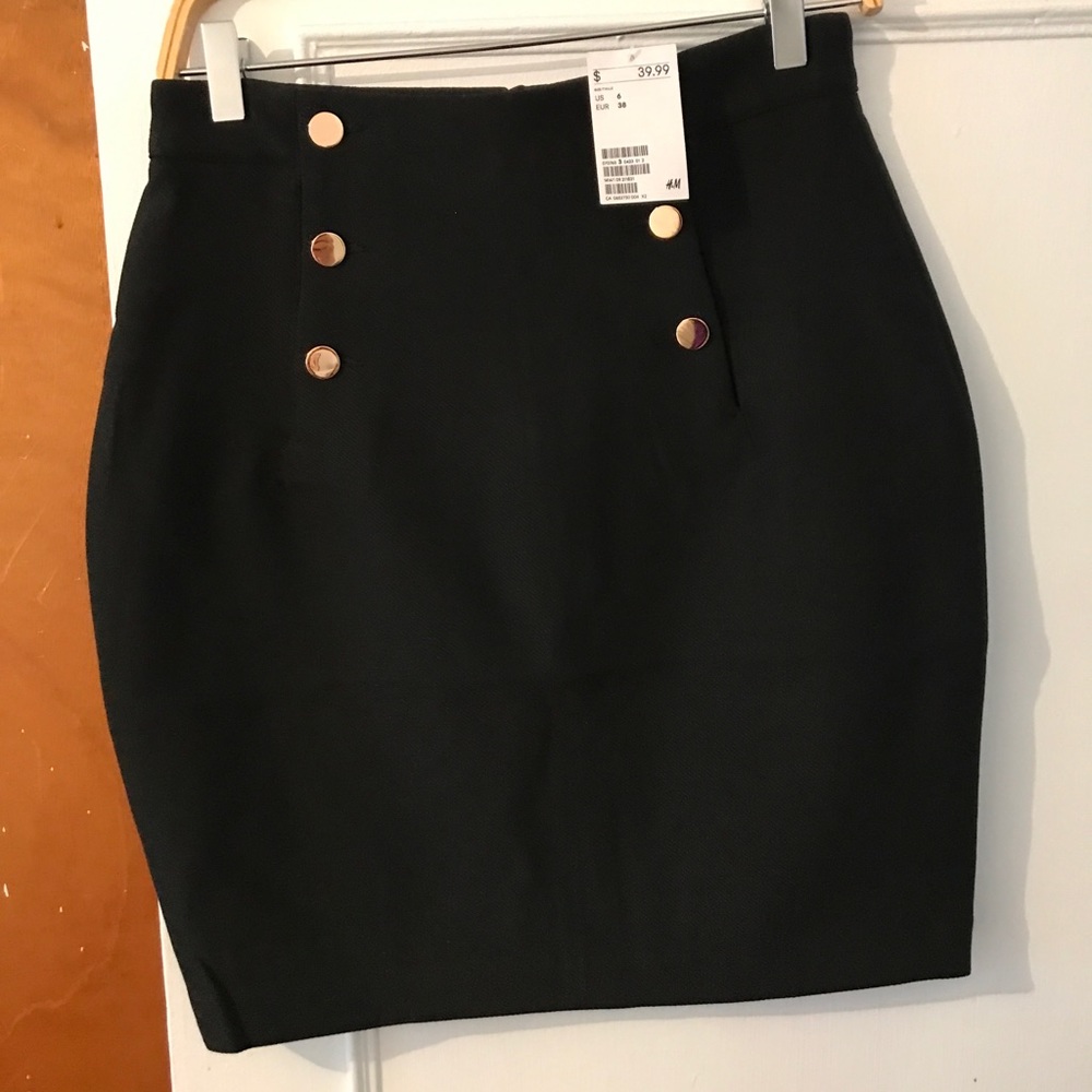 H&M beautiful brand new skirt with tags 🏷